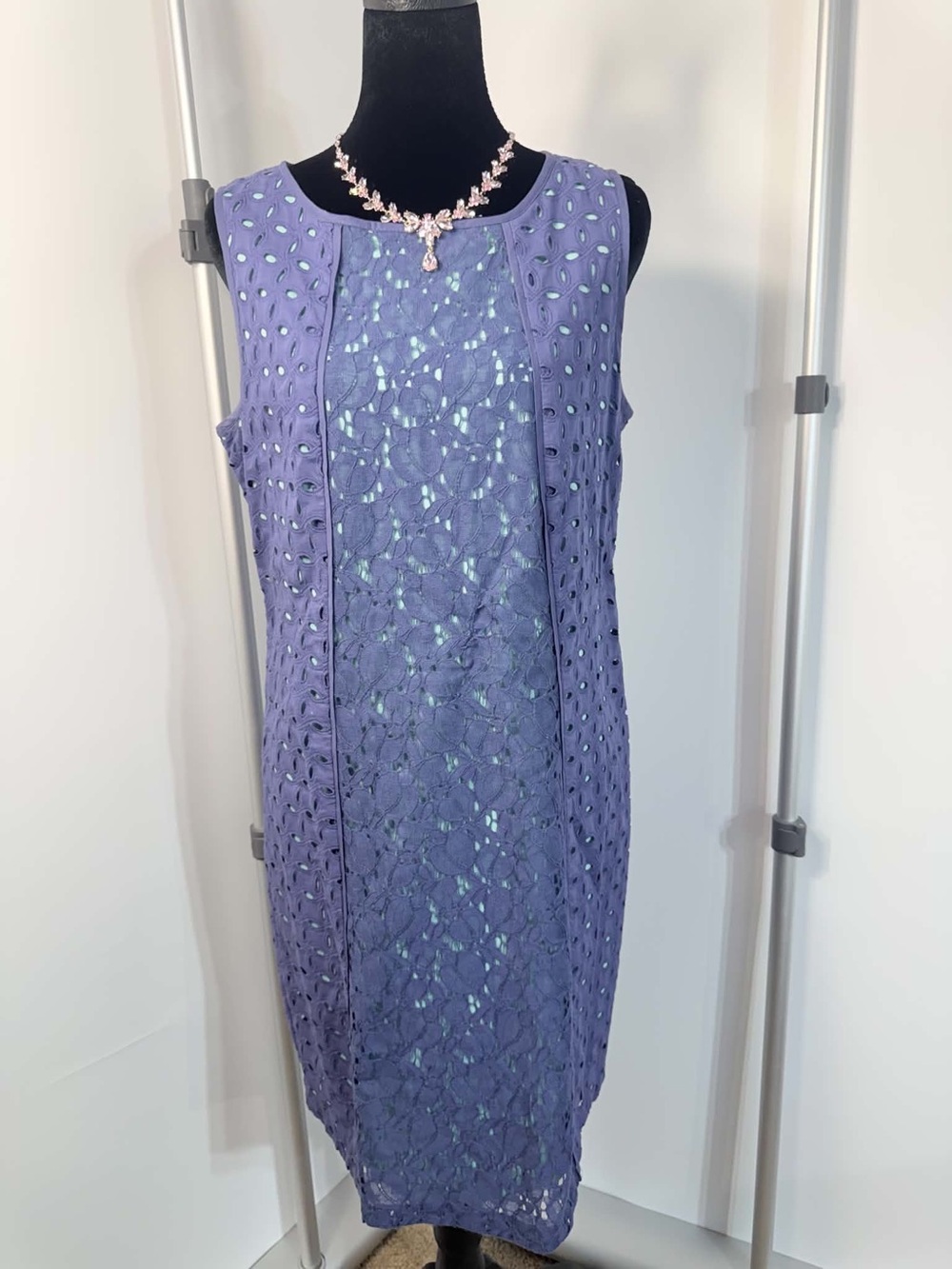 #293 Nine West Periwinkle Eyelet Lace Sheath Dress Size 10 – Mint Lined Elegant